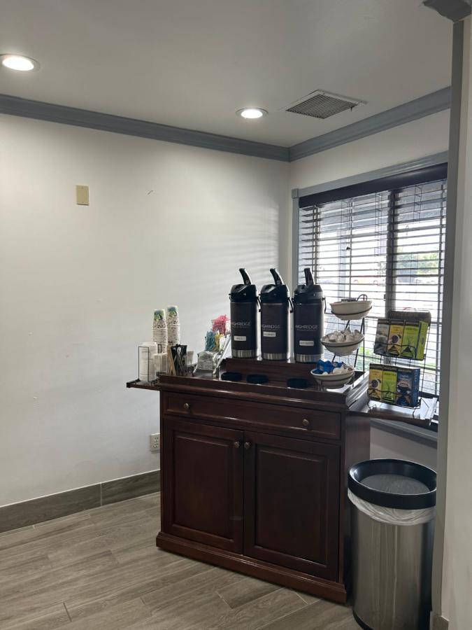 Country Inn & Suites By Radisson, Grand Rapids Airport, Mi Bagian luar foto
