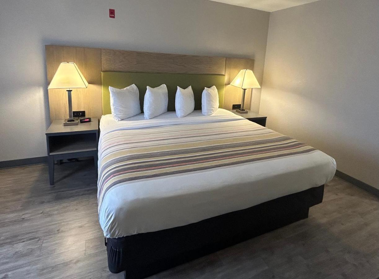 Country Inn & Suites By Radisson, Grand Rapids Airport, Mi Bagian luar foto