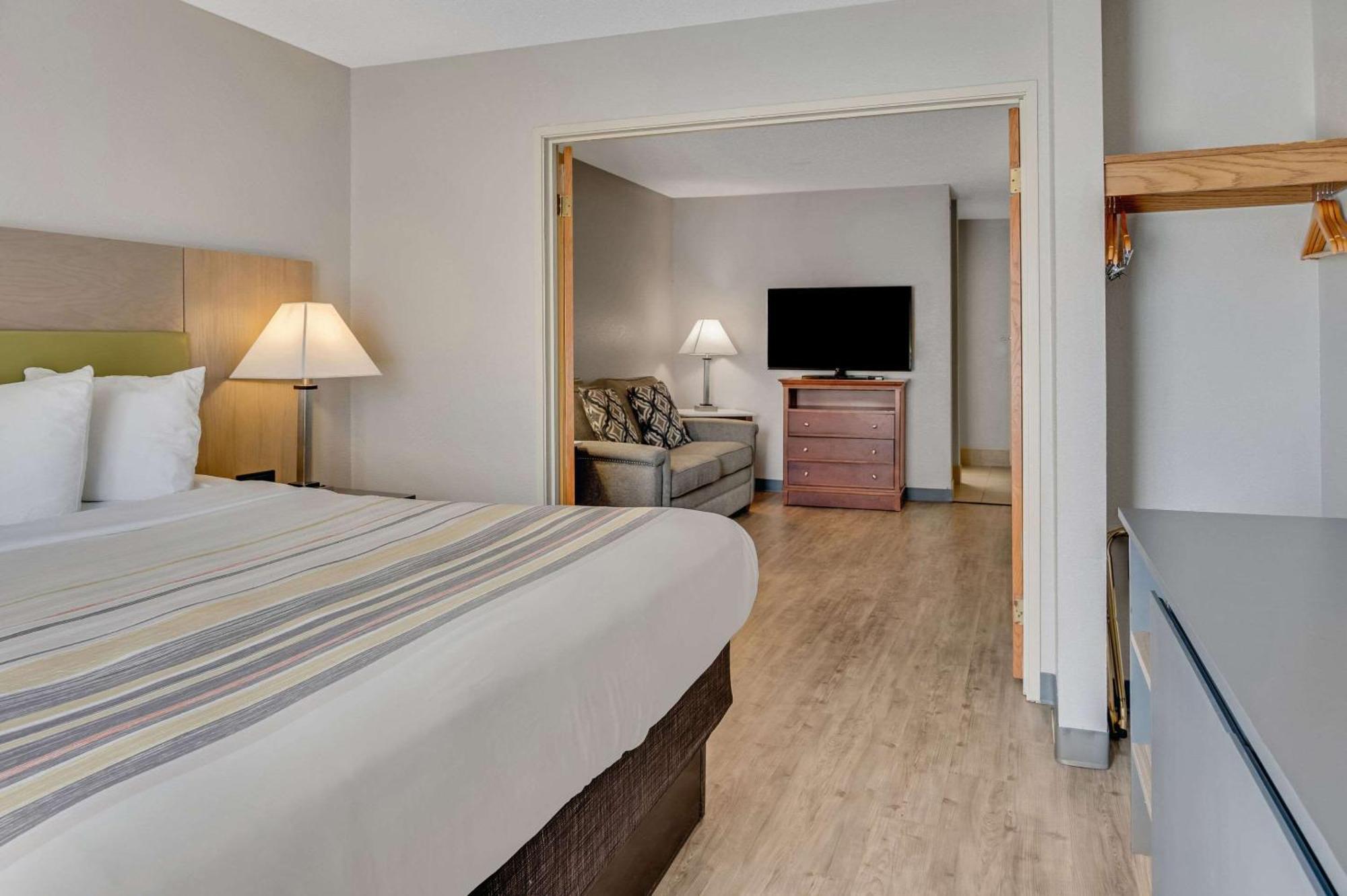 Country Inn & Suites By Radisson, Grand Rapids Airport, Mi Bagian luar foto