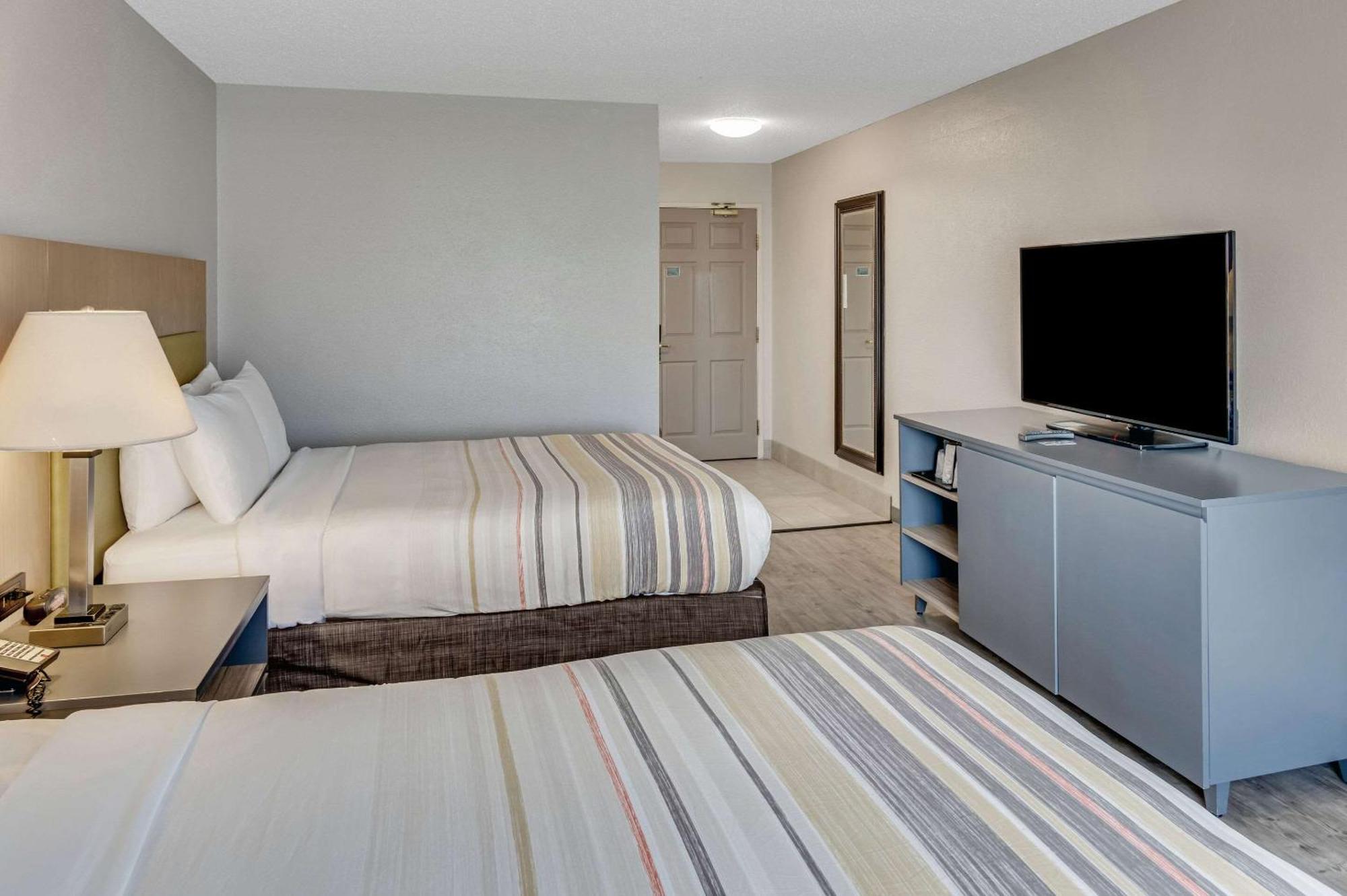 Country Inn & Suites By Radisson, Grand Rapids Airport, Mi Bagian luar foto