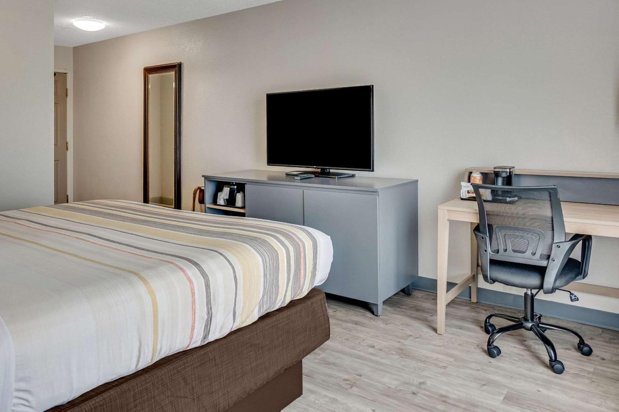 Country Inn & Suites By Radisson, Grand Rapids Airport, Mi Bagian luar foto