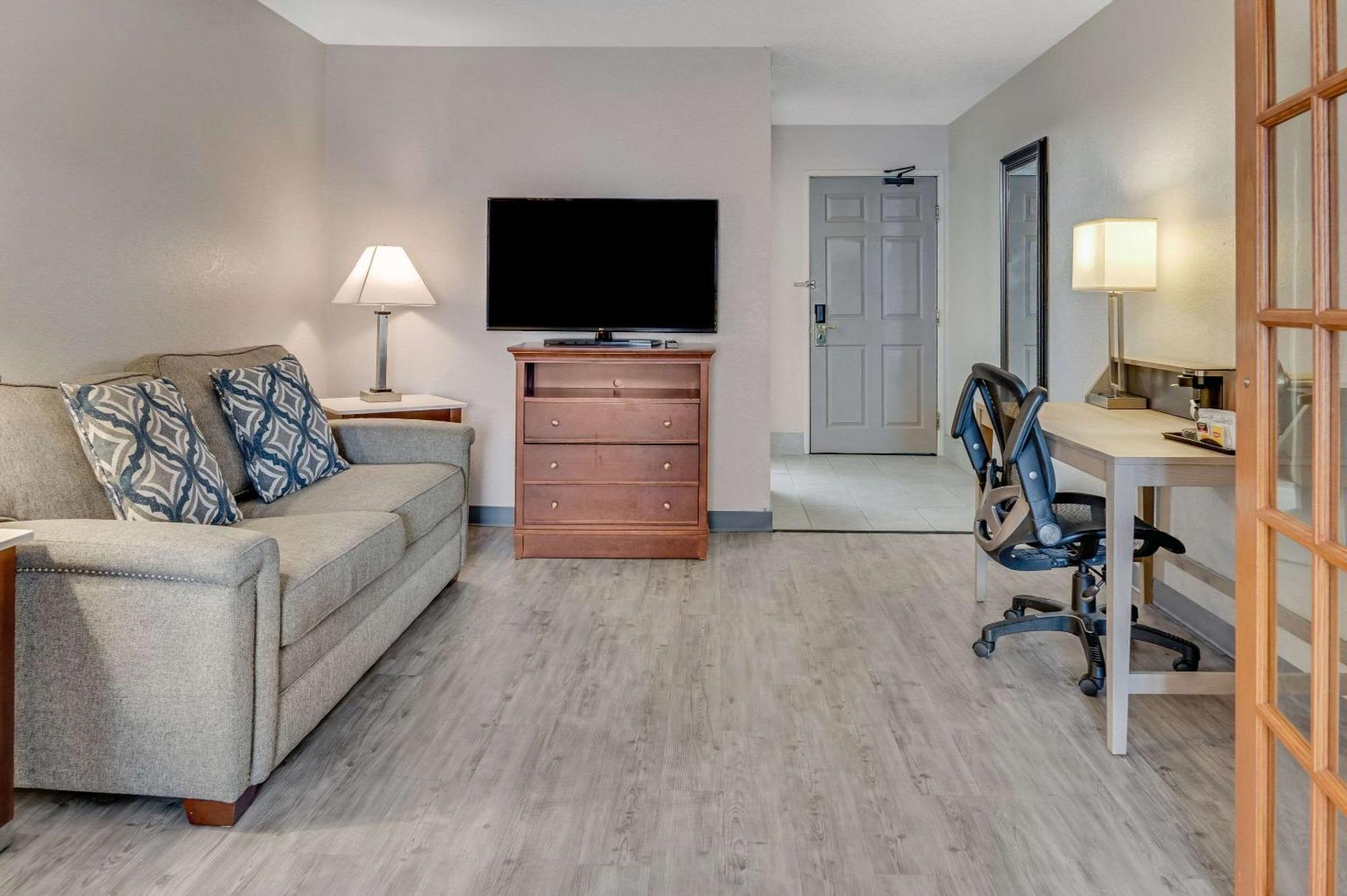 Country Inn & Suites By Radisson, Grand Rapids Airport, Mi Bagian luar foto