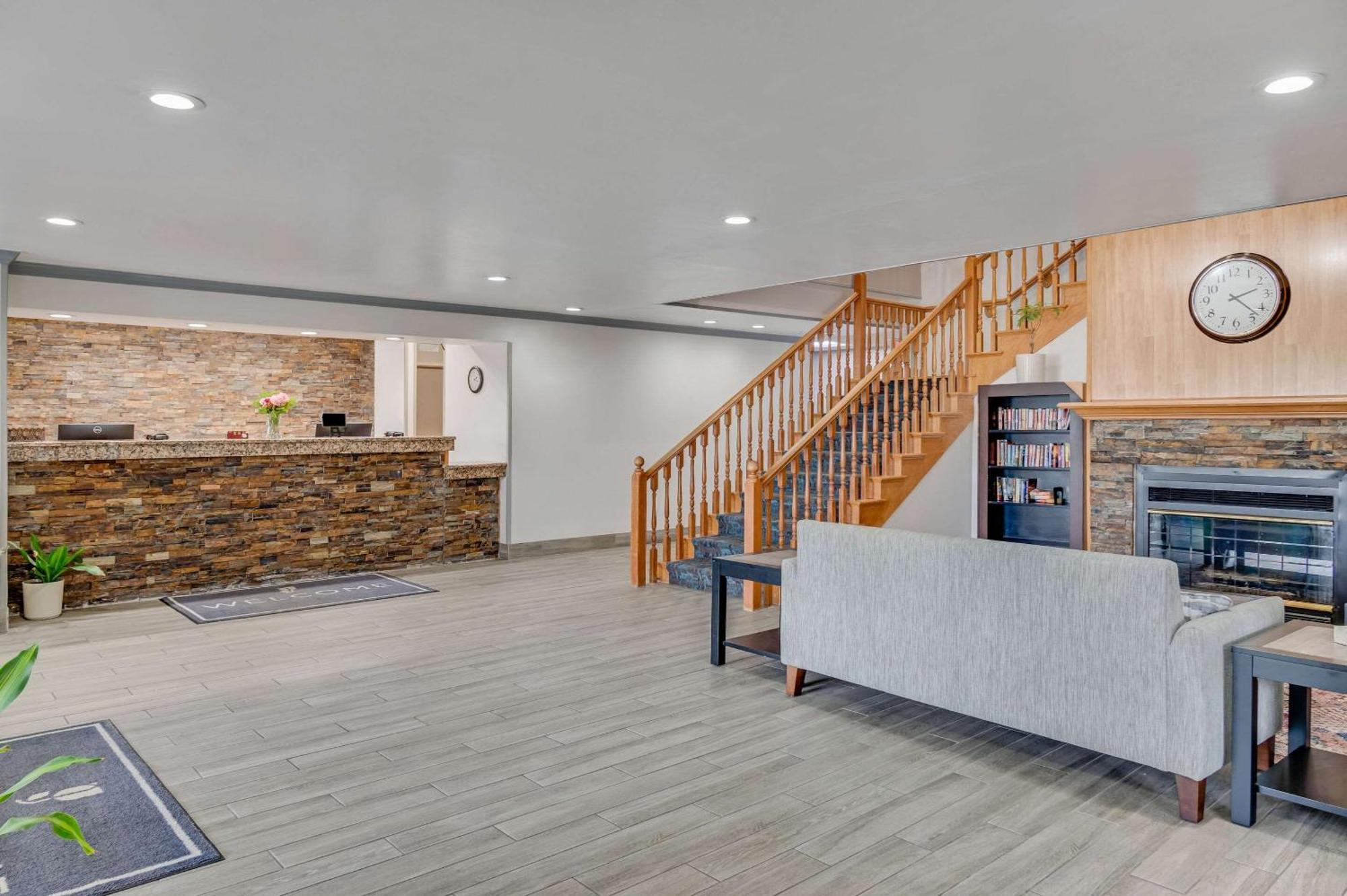 Country Inn & Suites By Radisson, Grand Rapids Airport, Mi Bagian luar foto