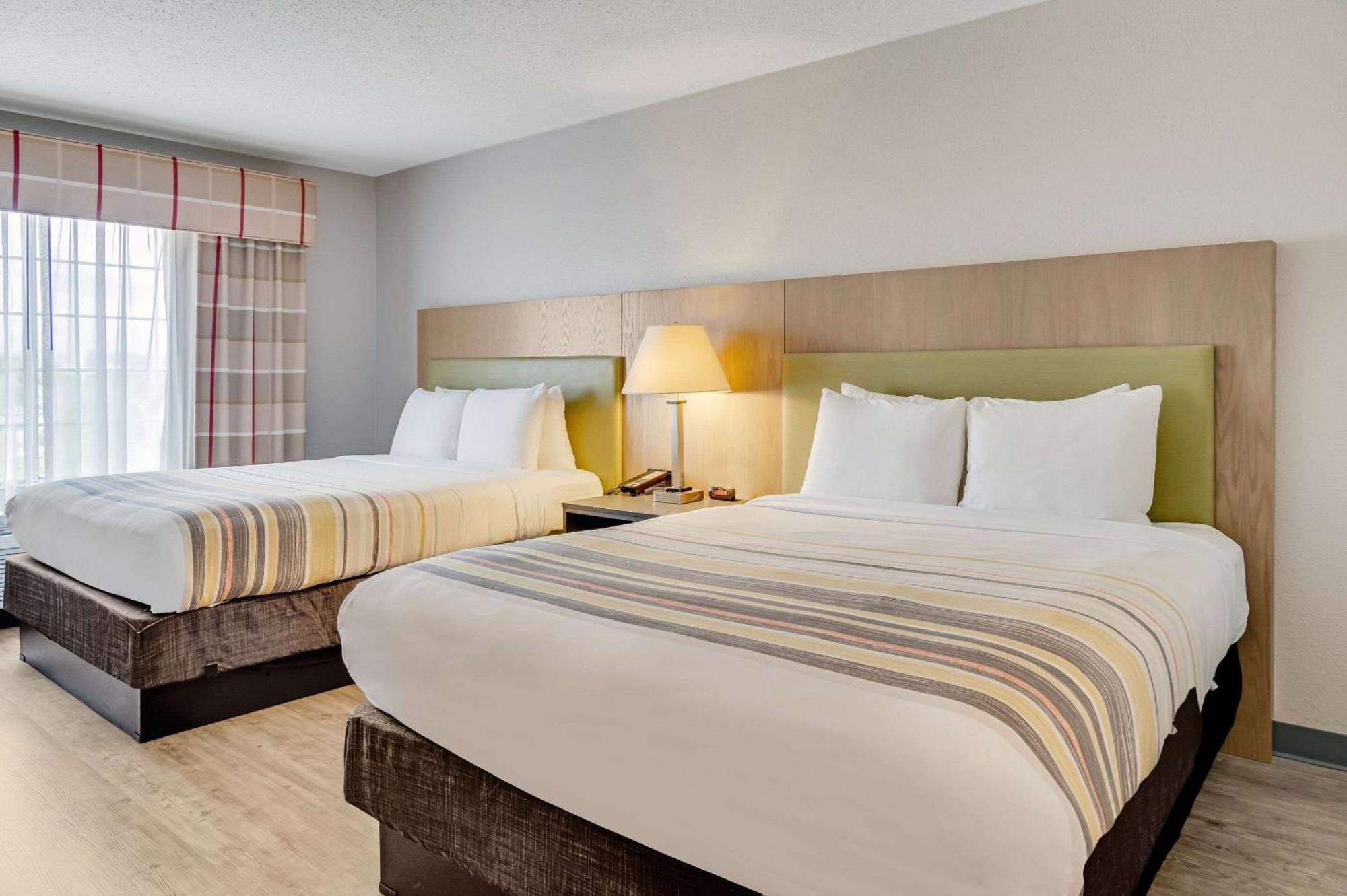 Country Inn & Suites By Radisson, Grand Rapids Airport, Mi Bagian luar foto