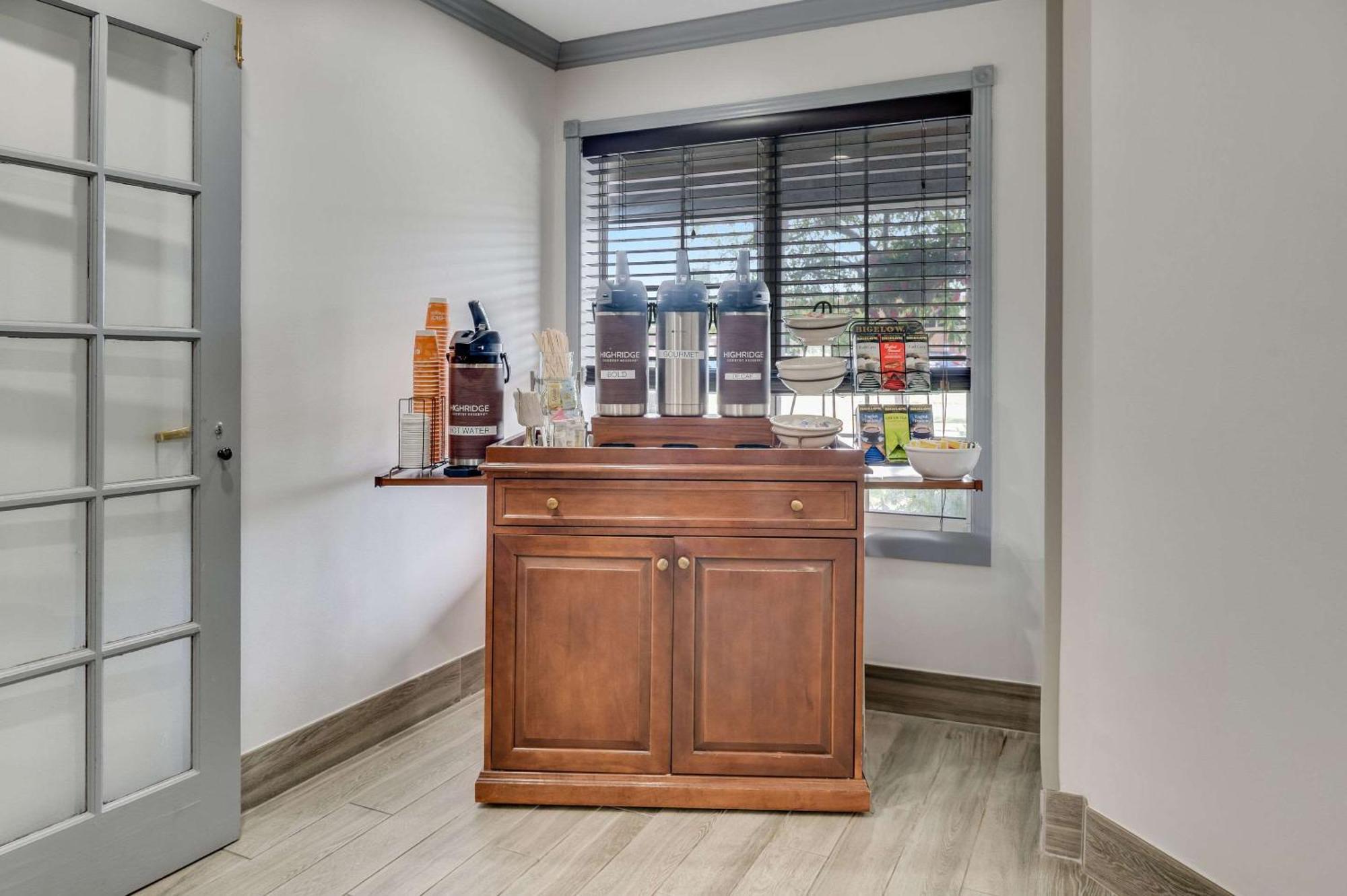 Country Inn & Suites By Radisson, Grand Rapids Airport, Mi Bagian luar foto
